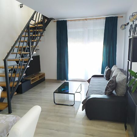 Apartmani Mira Nin Buitenkant foto
