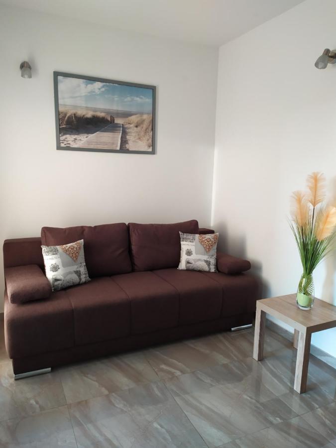 Apartmani Mira Nin Buitenkant foto