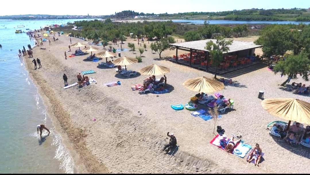 Apartmani Mira Nin Buitenkant foto