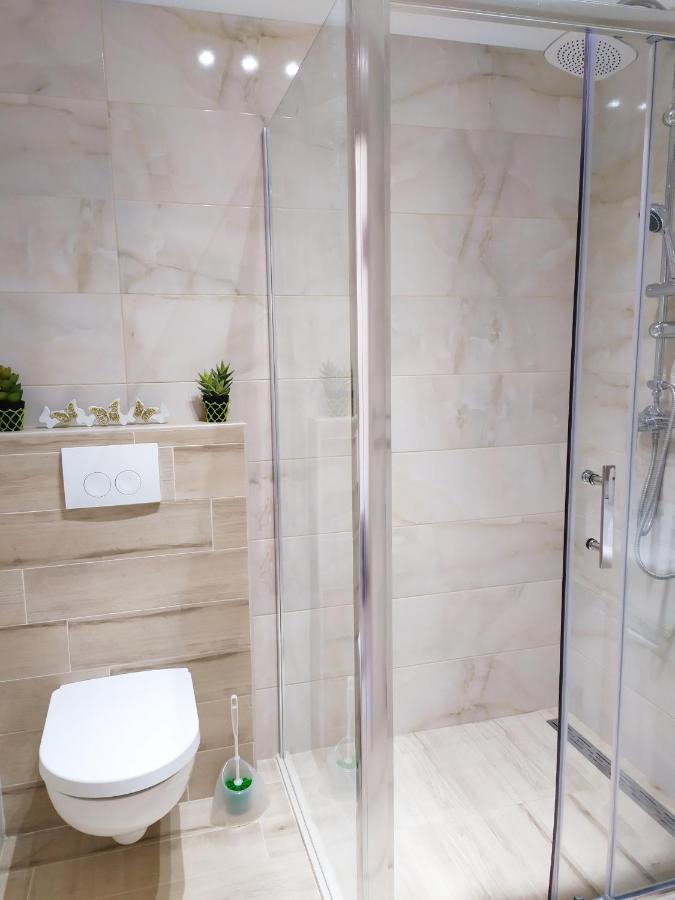 Apartmani Mira Nin Buitenkant foto
