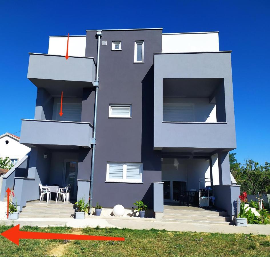 Apartmani Mira Nin Buitenkant foto