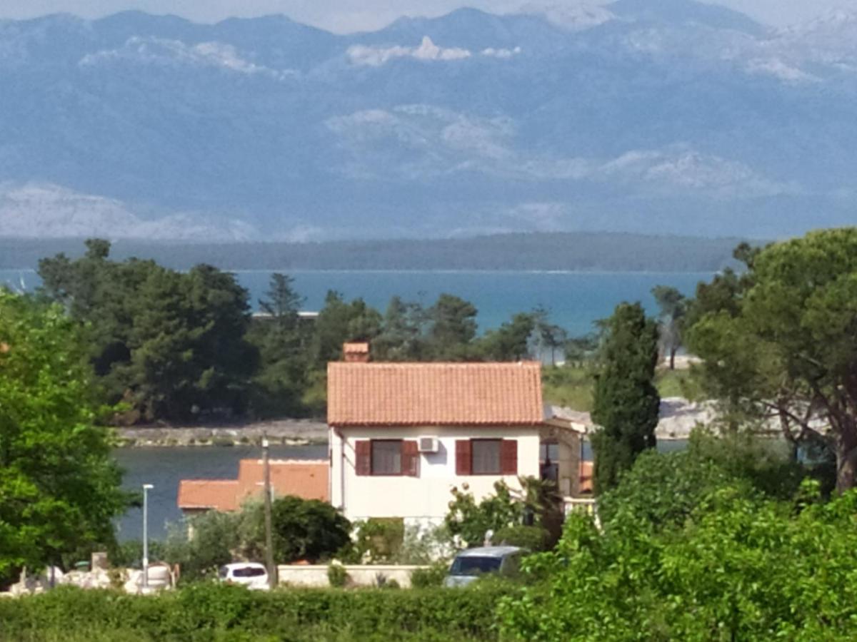 Apartmani Mira Nin Buitenkant foto