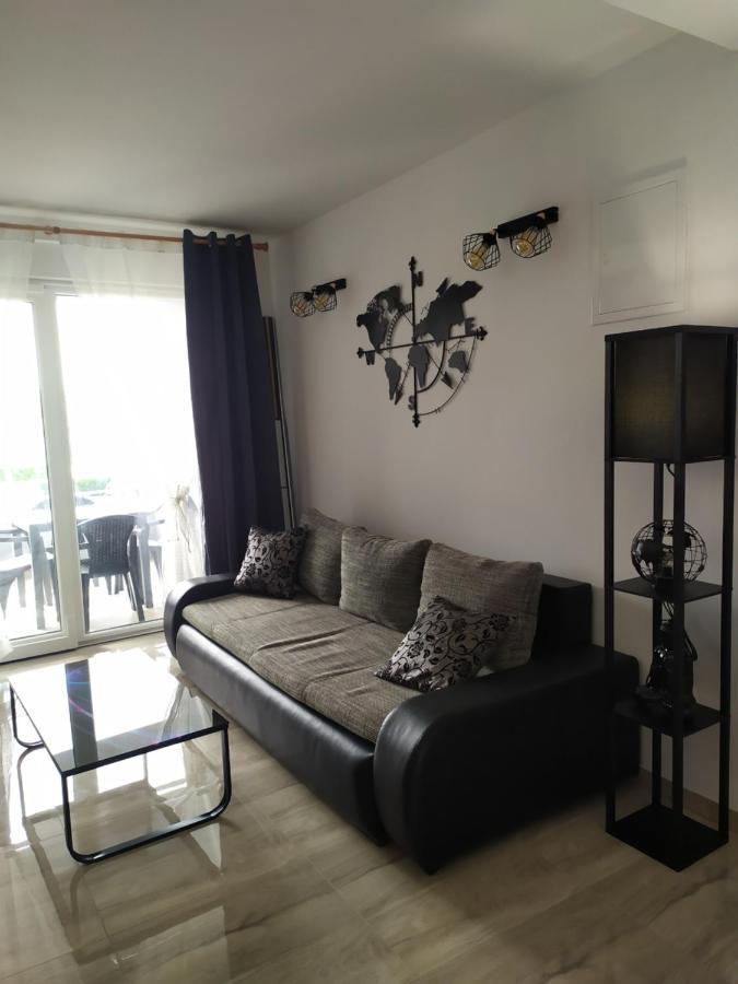 Apartmani Mira Nin Buitenkant foto