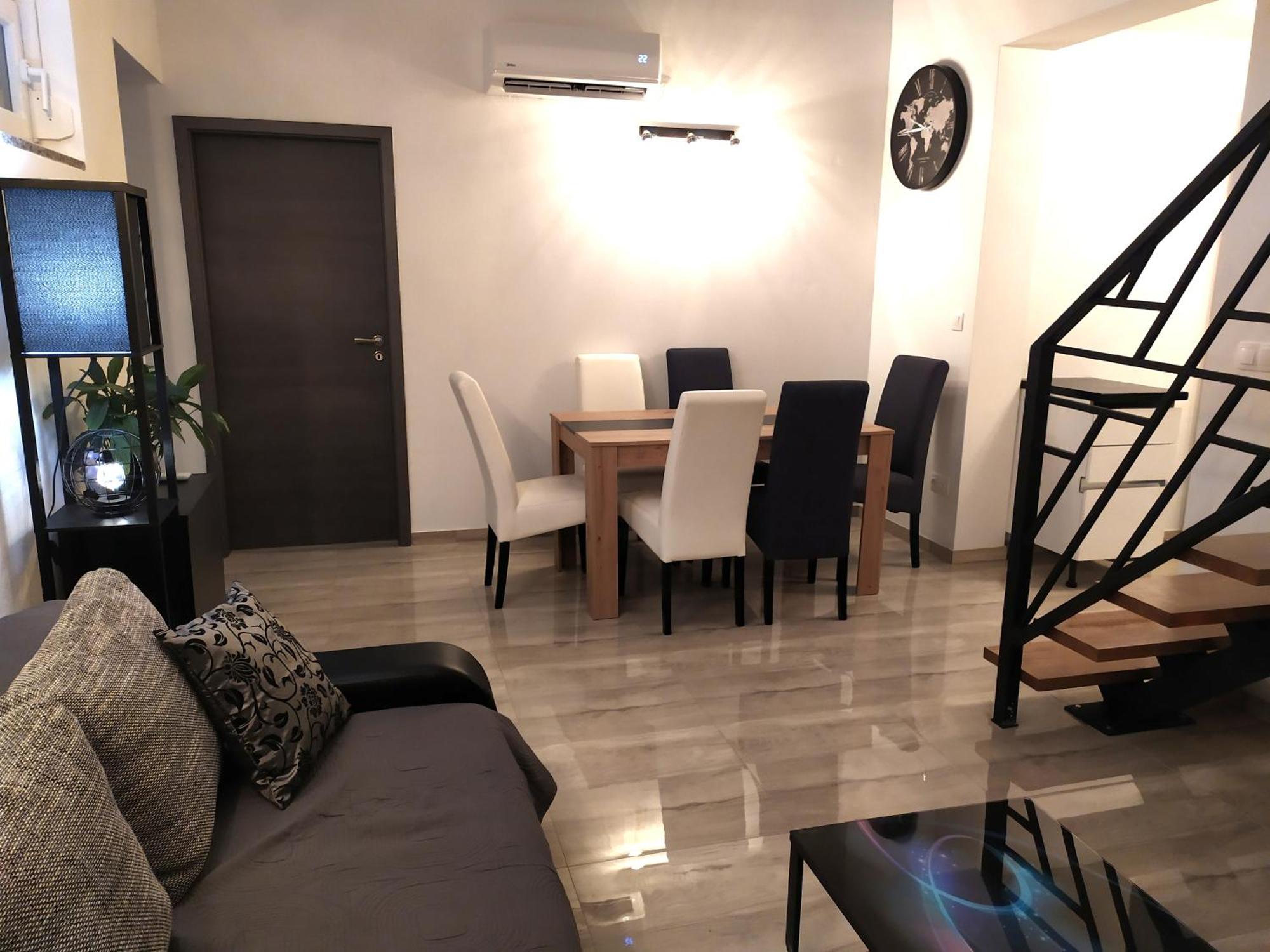 Apartmani Mira Nin Buitenkant foto
